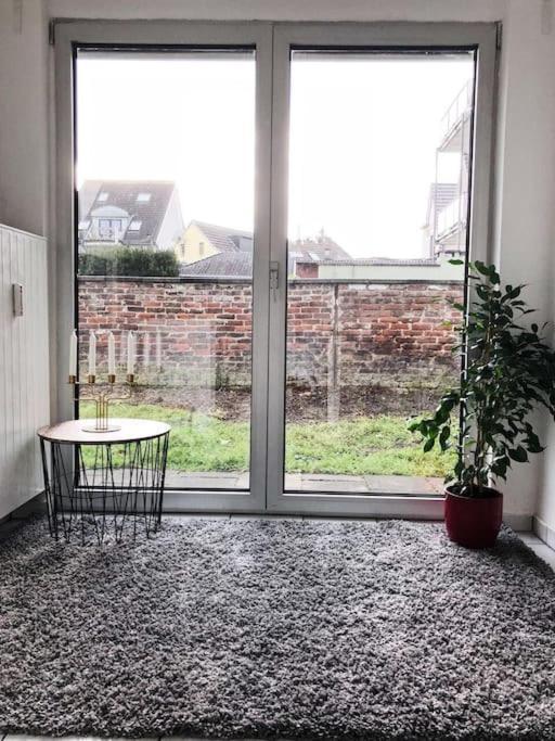 Charmante Gartenwohnung Mit Privatem Grossen Garten Cologne Exterior photo