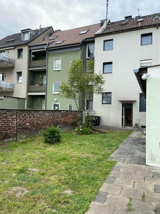 Charmante Gartenwohnung Mit Privatem Grossen Garten Cologne Exterior photo